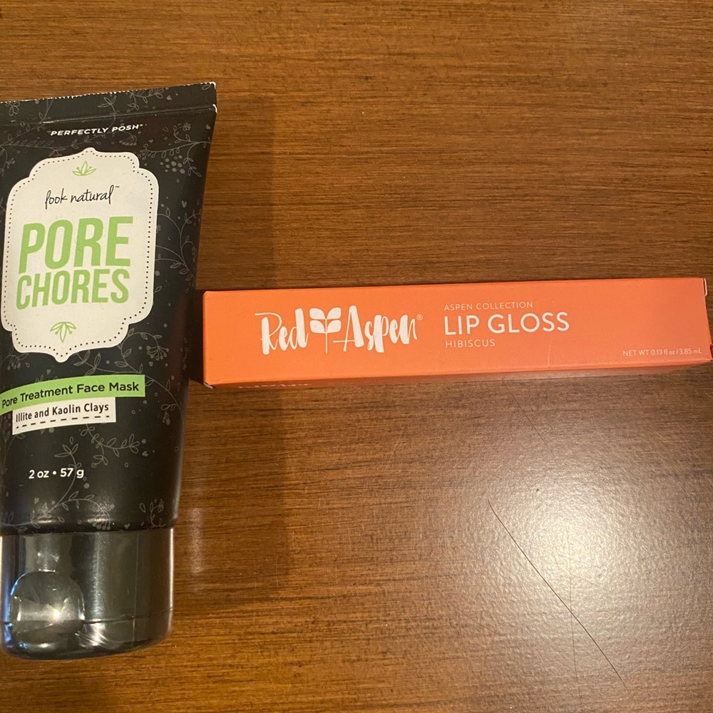 Pore Mask & lip gloss, brand new